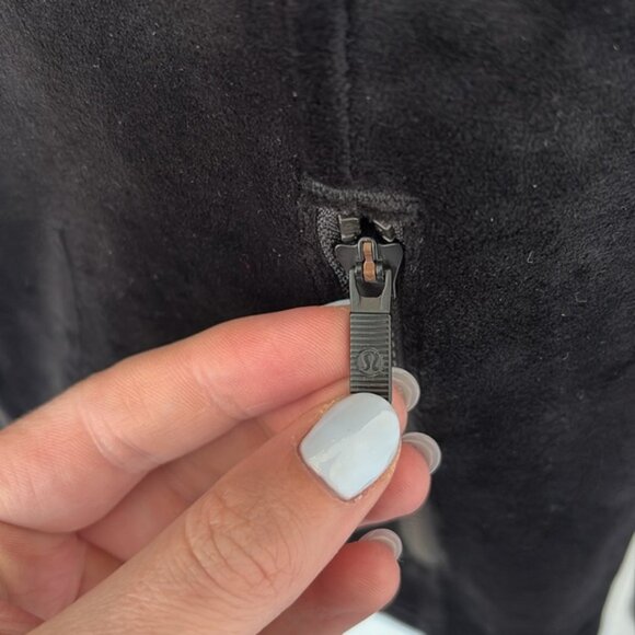 Lululemon NWT Define Jacket Velvet Black Size 6 - Picture 4 of 10